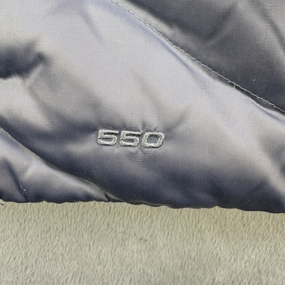 North Face Vest Womens Medium Silver 550 Puffer Goose Down Quilted Jacket Zip - Picture 3 of 12